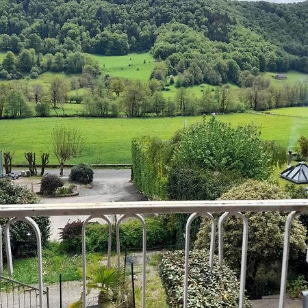 Chambre D'Hote La Maronne Dans Le Cantal Saint-Martin-Valmeroux Exterior photo